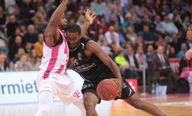 英超比赛中 英超比赛中