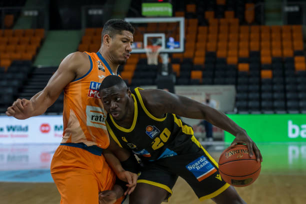 则在从勒沃 则在从勒沃